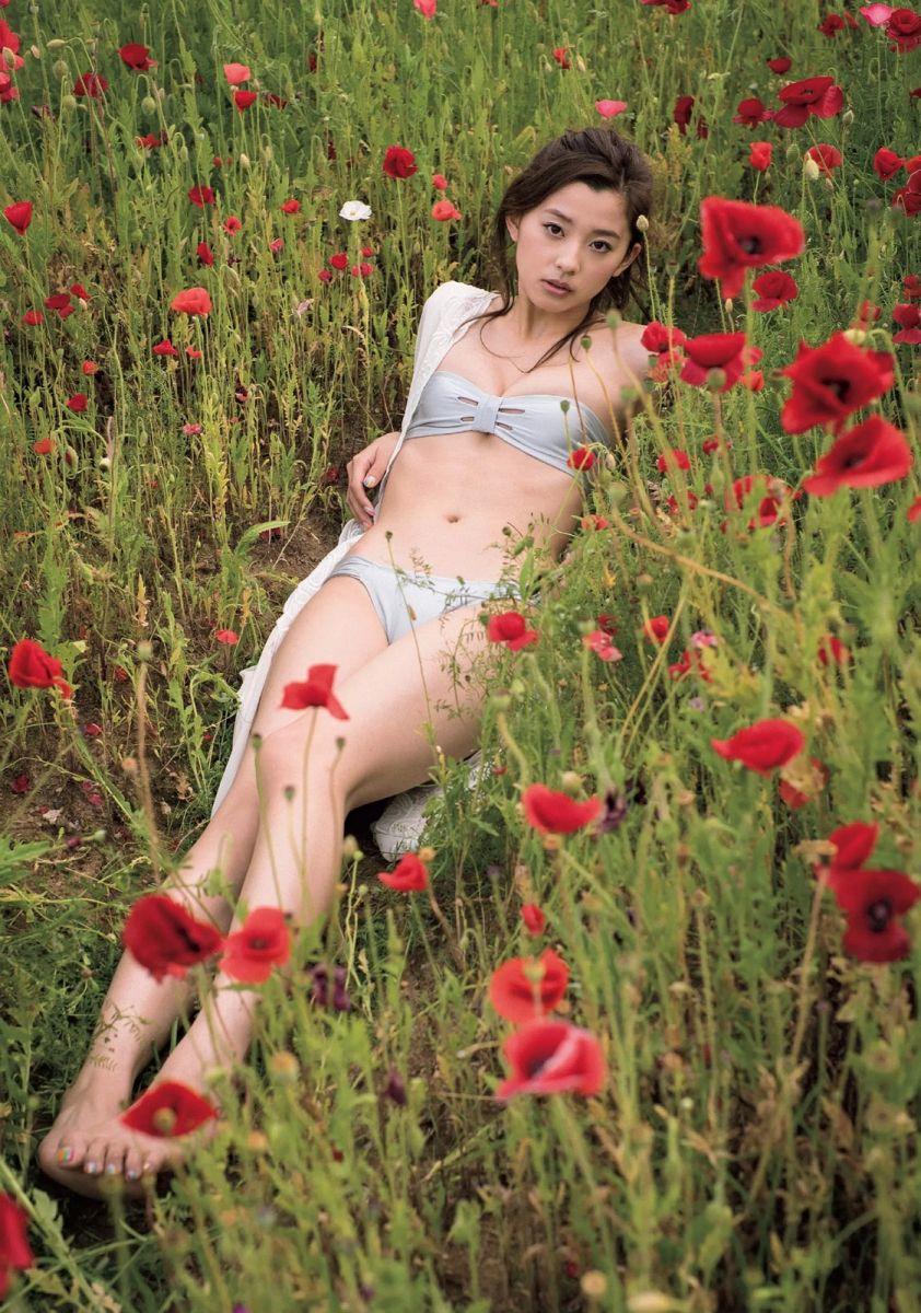 9头身美腿写真女模 朝比奈彩